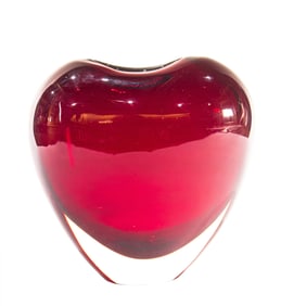 A Silvano Signoretto Murano sommerso glass heart shaped vase