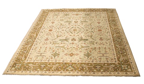 A Pakistani Oushak carpet, 7'10" x 9'9"
