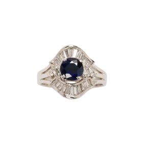 A sapphire, diamond, and platinum ring