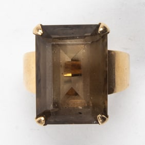 A smokey quartz and 14k gold ring