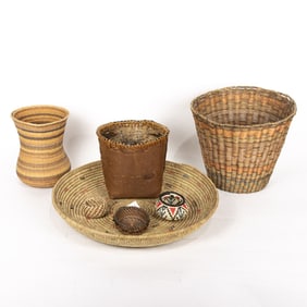 A lot of Native America baskets, including Hopi wicker, birch bark, Alaskan tray, 18"dia (greatest)