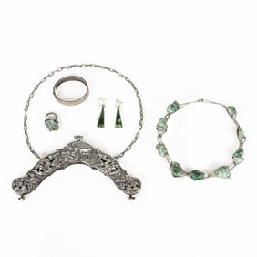 A vintage green quartz jewelry suite