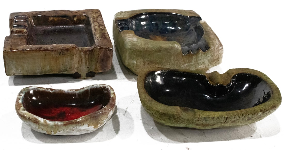 Four Helmut Friedrich Schaffenacker ceramic objects: Four Helmut Friedrich Schaffenacker (German, 1921-2010) ashtrays and vide poche, greatest 6" x 6"