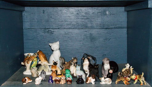 Thirty ceramic and glass figures of birds and animal