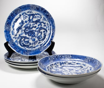 (lot of 6) Chinese blue and white 'dragon' dishes