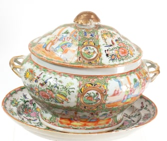 A Chinese Canton rose medallion lidded tureen and under tray
