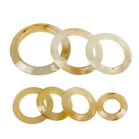 A set of seven Chinese graduated agate rings