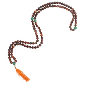 A Chinese root amber and green quartz bead necklace