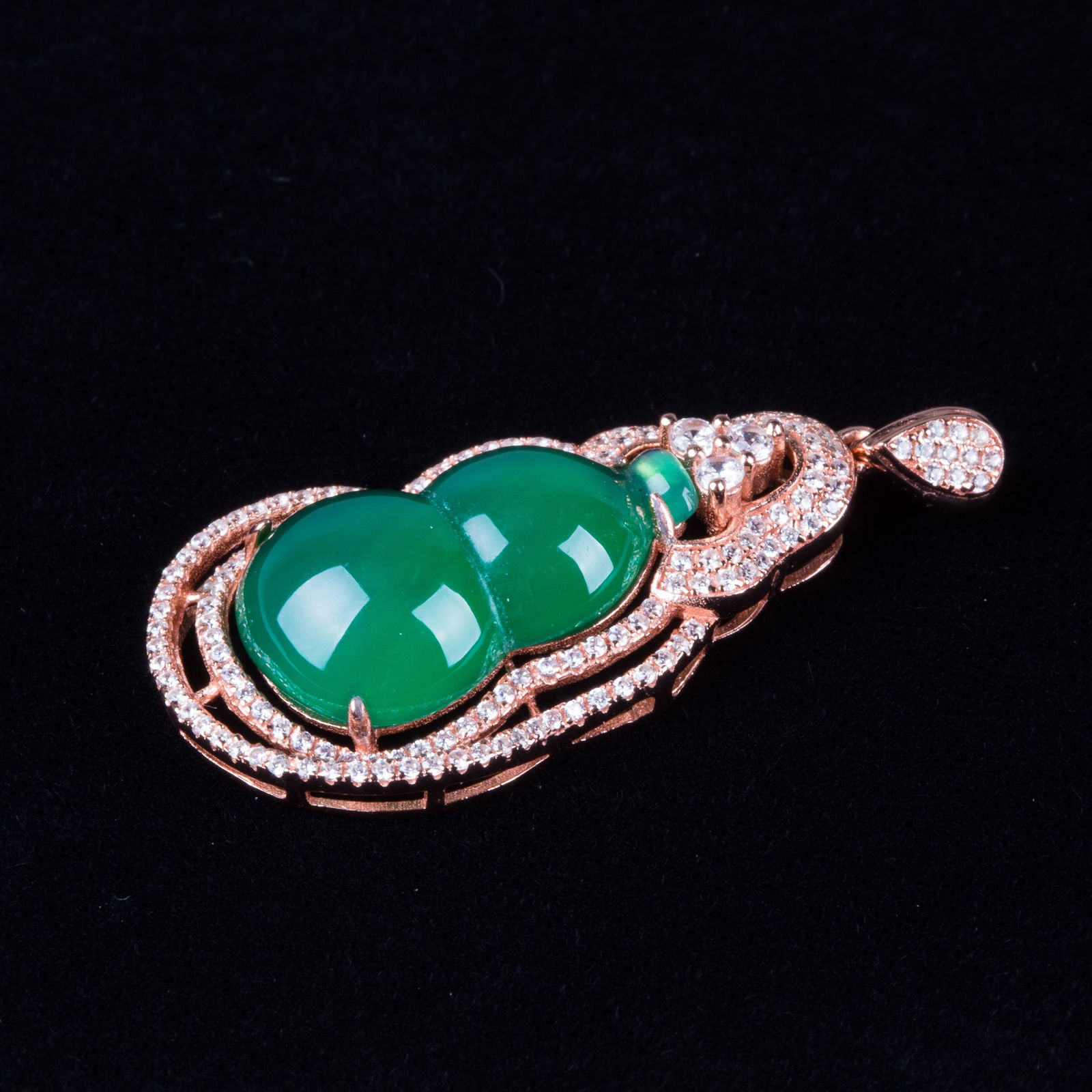 Chinese Jadeite Double-Gourd Pendant (1 of 3)