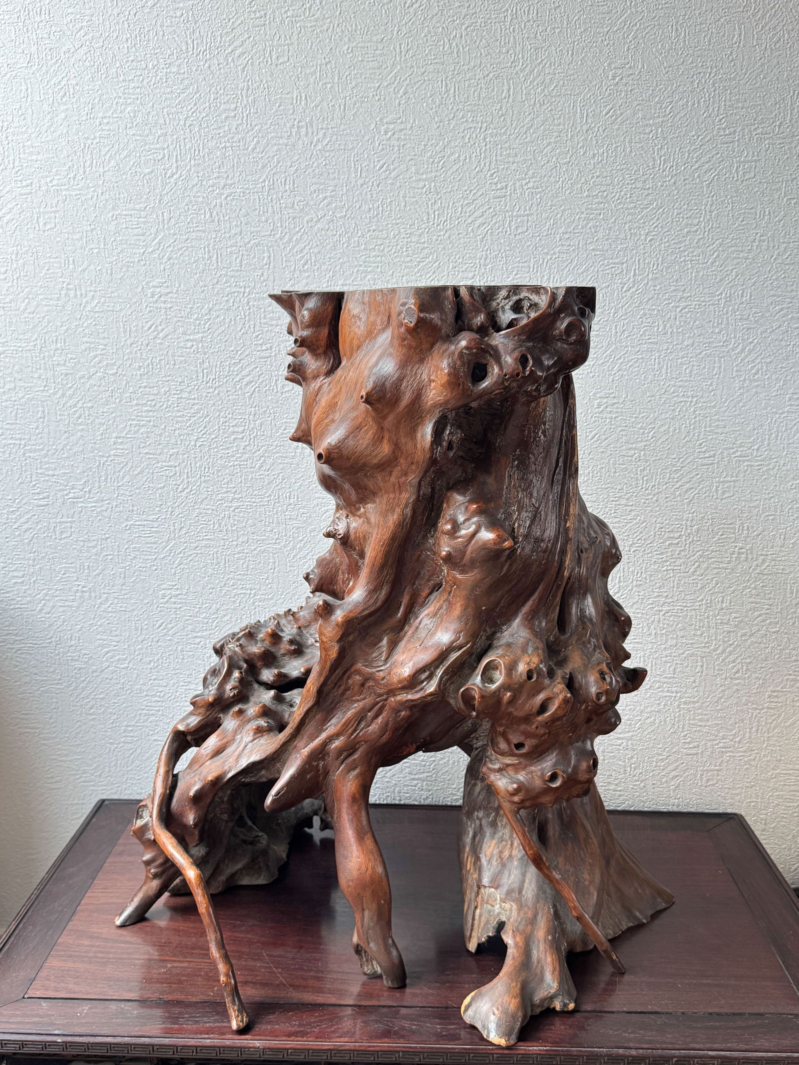 Japanese Antique Burl Wood Bonzai Stand: Antique japanese burl wood bonzai stand. 21"h x 18"w (53.34 x 45.72 cm) NOTE: THIS ITEM IS IN NEW YORK, WHERE IT CAN BE SHIPPED FROM.