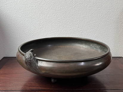 Japanese Meiji Bronze Bowl with Longevity Turtle: Japanese Meiji period bronze bowl with longevity turtle overlook into the bowl. 5"h x 15"dia (12.7 x 38.1 cm) NOTE: THIS ITEM IS IN NEW YORK, WHERE IT CAN BE SHIPPED FROM.