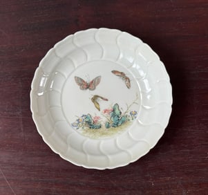 Chinese Famille Rose Porcelain Dish with Butterfly
