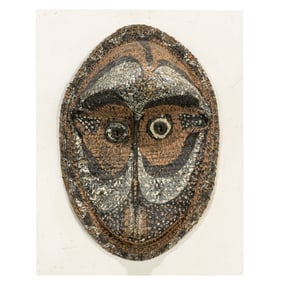 A New Guinea painted fiber mask