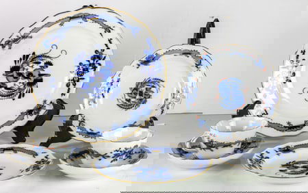 A Meissen porcelain assembled dinner service in the Blue Dragon pattern