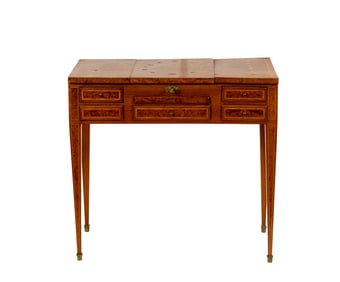A French Amboyna wood dressing table