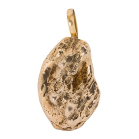 A 14k gold nugget pendant