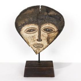 A Mambila mask