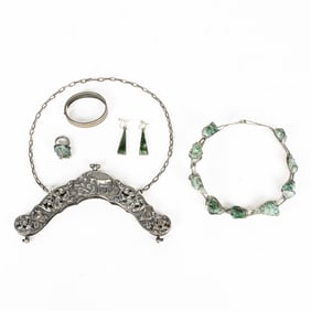 A vintage green quartz jewelry suite