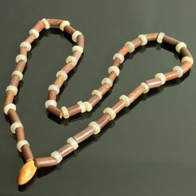A Pre-Columbian jasper and quartz crystal bead necklace