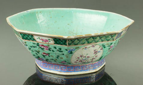 A Chinese famille rose octagonal bowl