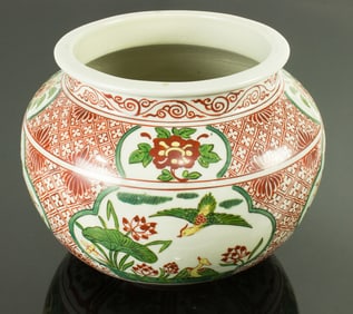 A Chinese wucai jar