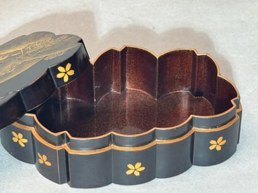 Japanese Lacquer Box of Gold Landscape Design, Meiji Period
