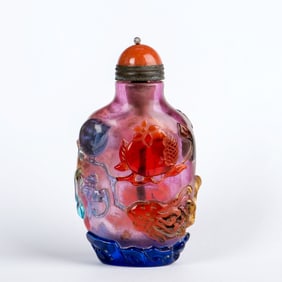 Chinese Overlay Bubble-suffused Glass Snuff Bottle