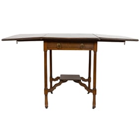 A George III mahogany drop leaf side table