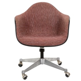 A Charles and Ray Eames for Herman Miller fiberglass shell chair