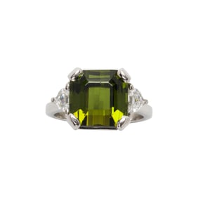 A tourmaline, diamond, and platinum ring