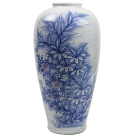 A Japanese Hirado blue and white vase