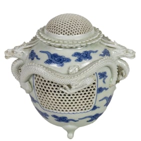 A Japanese Hirado dragon incense vase