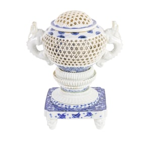 A Japanese Hirado koro