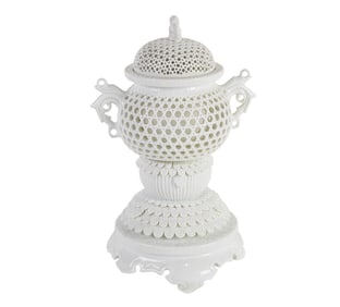 A Japanese Hirado koro