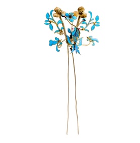 A Chinese kingfisher feather and gilt silver hairpin