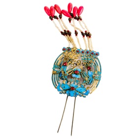 A Chinese kingfisher feather and gilt silver hairpin