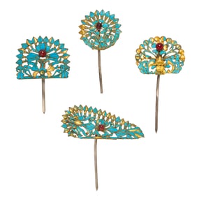 (lot of 4) Chinese kingfisher and gilt silver hairpins