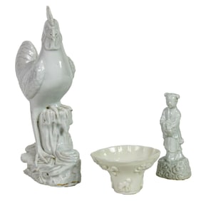 (lot of 3) Dehua porcelain objects