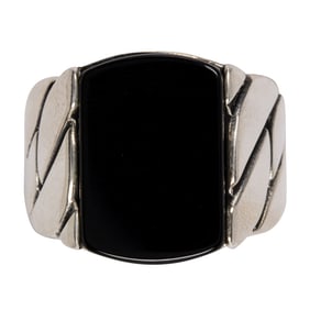 Silver onyx ring