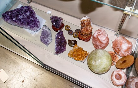 A group of mainly quartz specimen stones