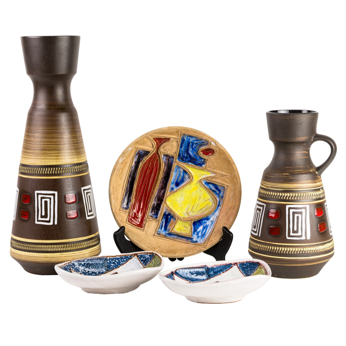 A group of Bitossi for Raymor Modern pottery: A group of Bitossi for Raymor Modern pottery, comprising partial glazed bowl designed by Alvino Bagni, inscribed 'Raymor Italy 100/2', 8.5"dia, two lozenge shaped ashtrays, painted factory mark and ap