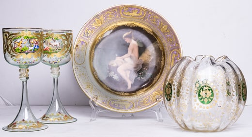 A group of Continental glass and porcelain