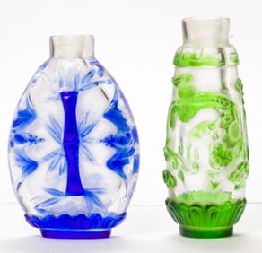 (lot of 2) Chinese overlay glass snuff bottles