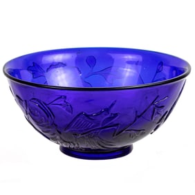 A Chinese blue Peking glass bowl