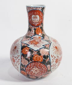 A Japanese Imari vase