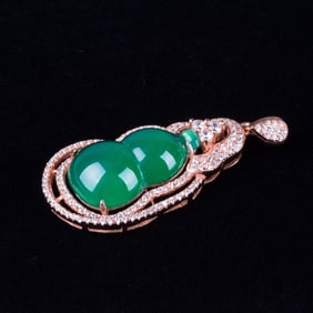 Chinese 'Double-Groud' Jadeite Pendant