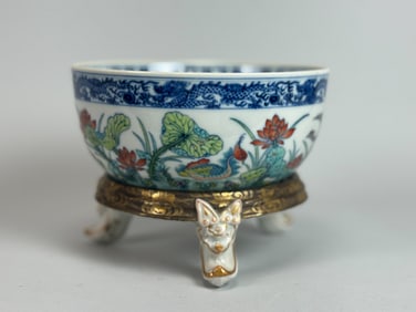 Japanese Studio Porcelain Stand with a Doucai Bowl, Meiji Period