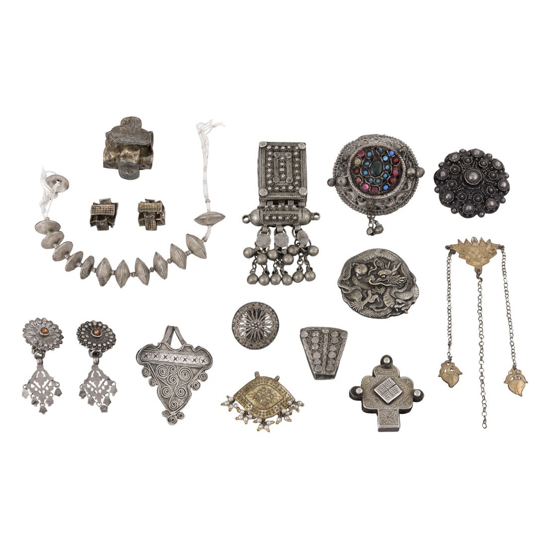 A mixed group of silver objects (1 of 2)