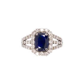 A Burmese sapphire, diamond, and platinum ring