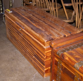 A Lane cedar storage chest